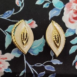 Vintage trifari clip on earrings